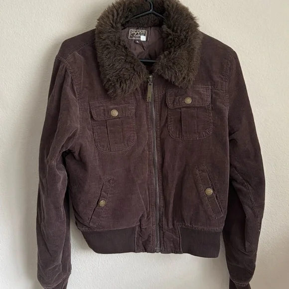 Ashley Brown Jacket - Picture 1 of 2